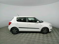 Skoda Fabia II Рестайлинг, фото №4