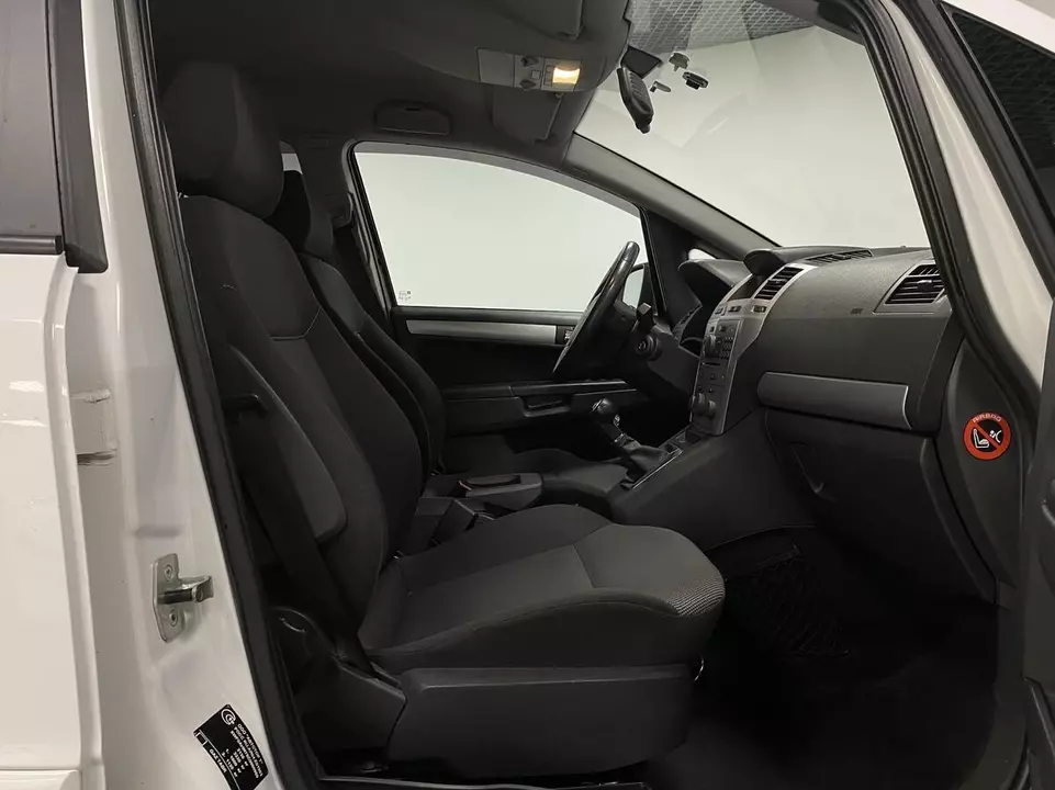 Opel Zafira, фото №12
