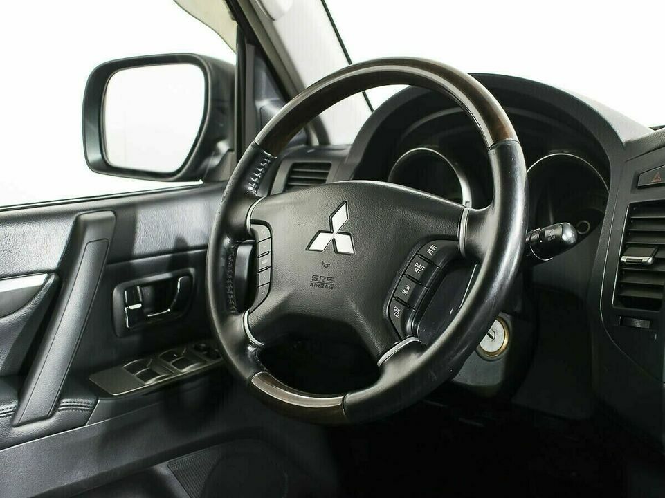 Mitsubishi Pajero IV, фото №9
