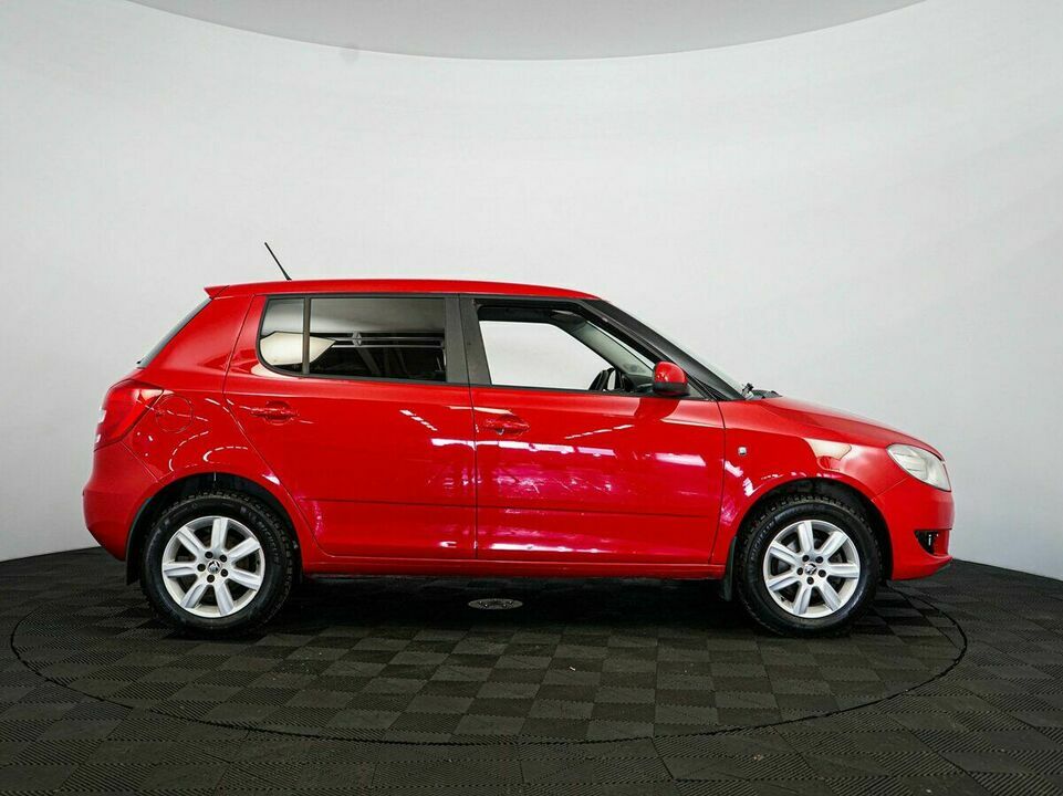 Skoda Fabia II Рестайлинг, фото №2