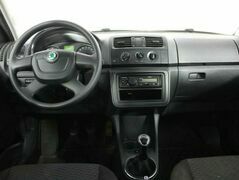 Skoda Fabia II Рестайлинг, фото №5