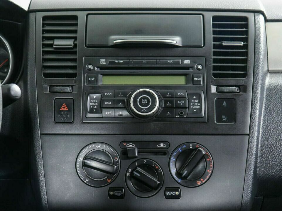 Nissan Tiida I Рестайлинг, фото №8