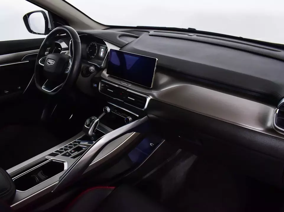 Geely Coolray, фото №9