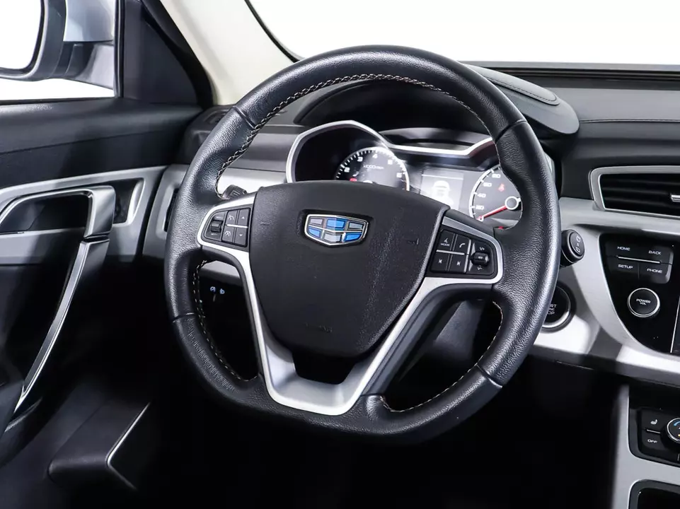 Geely Atlas, фото №17