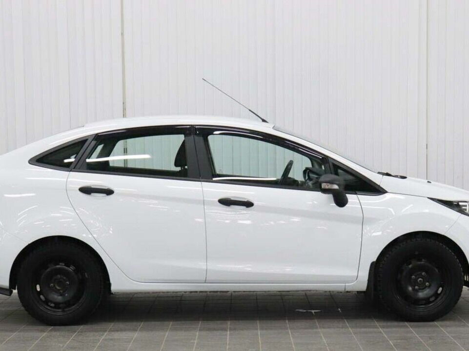 Ford Fiesta Mk6 Рестайлинг, фото №2
