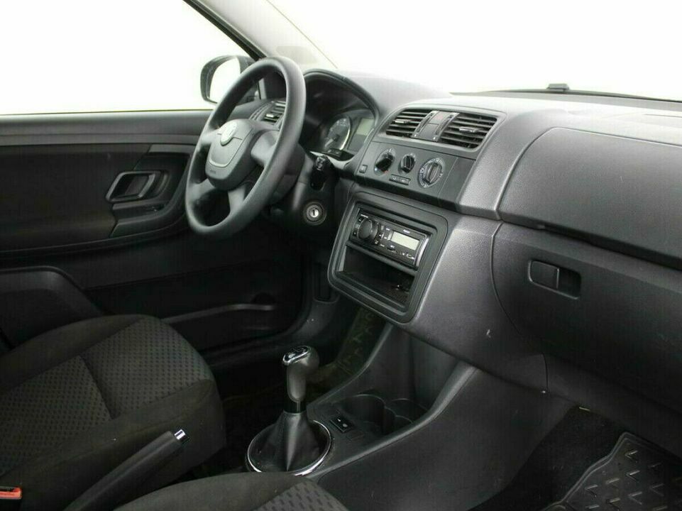 Skoda Fabia II Рестайлинг, фото №6