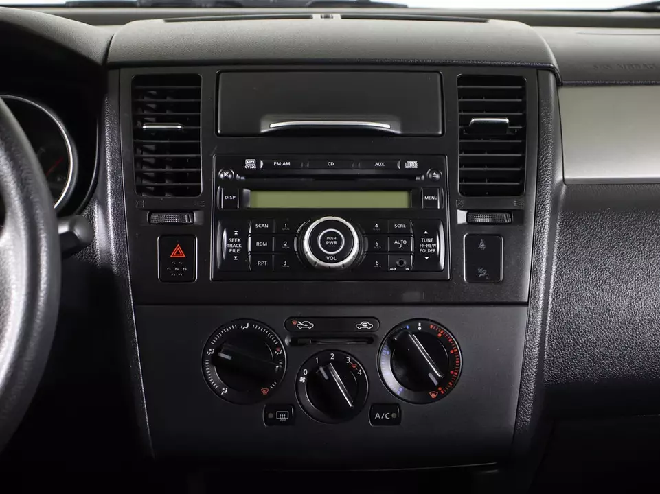 Nissan Tiida, фото №13