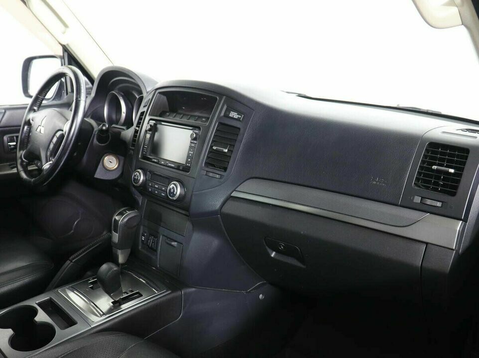 Mitsubishi Pajero IV Рестайлинг 1, фото №10