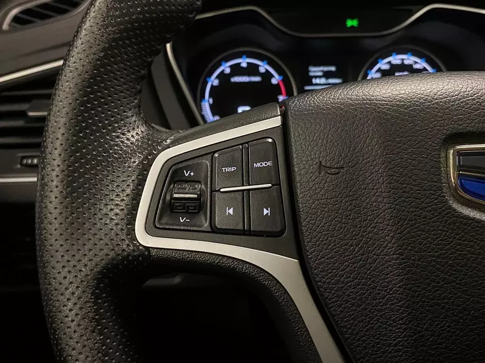 Geely Emgrand X7, фото №16
