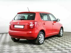 Skoda Fabia II Рестайлинг, фото №4