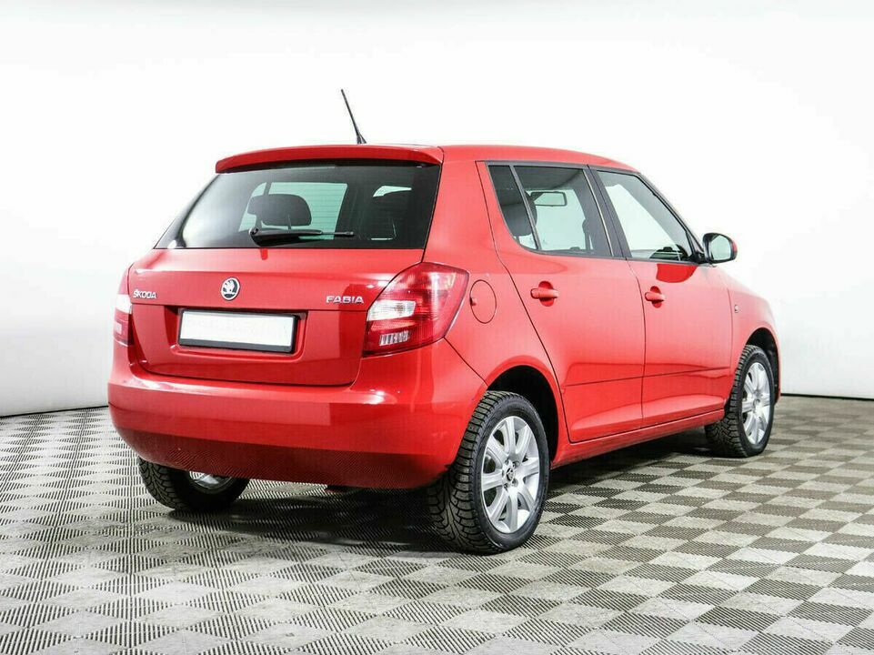 Skoda Fabia II Рестайлинг, фото №4