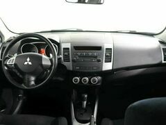 Mitsubishi Outlander 2.4 Вариатор, фото №9