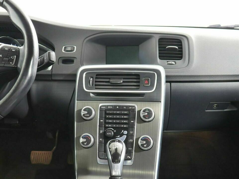 Volvo S60 II Рестайлинг, фото №10