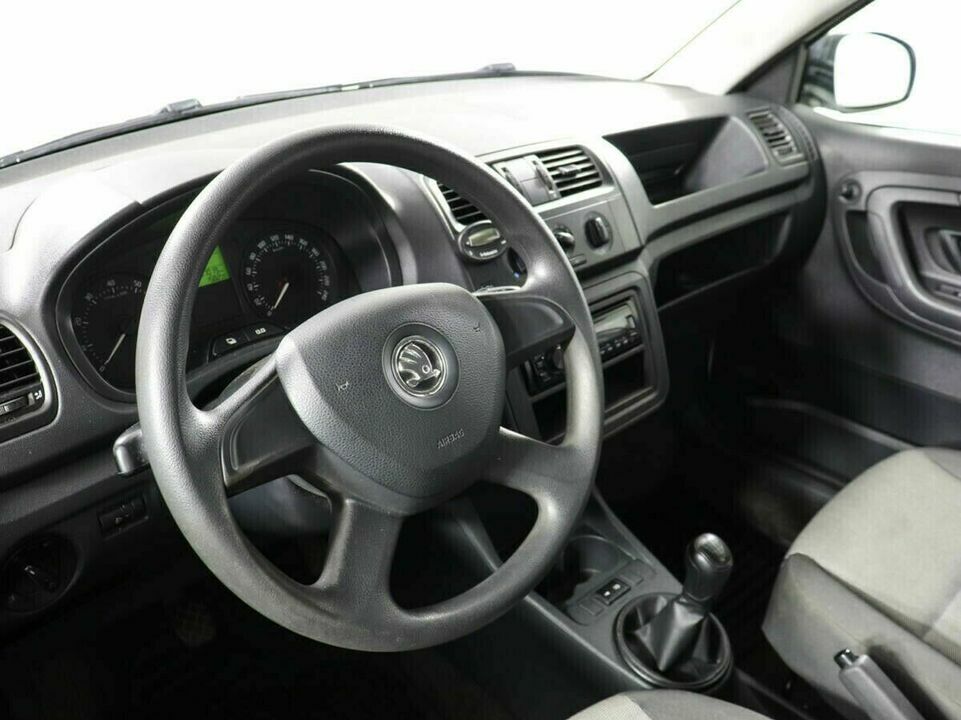 Skoda Fabia II Рестайлинг, фото №9