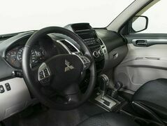 Mitsubishi Pajero Sport II Рестайлинг, фото №7