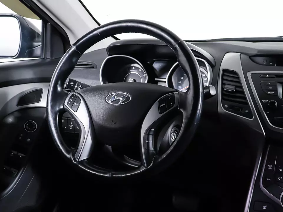 Hyundai Elantra, фото №17