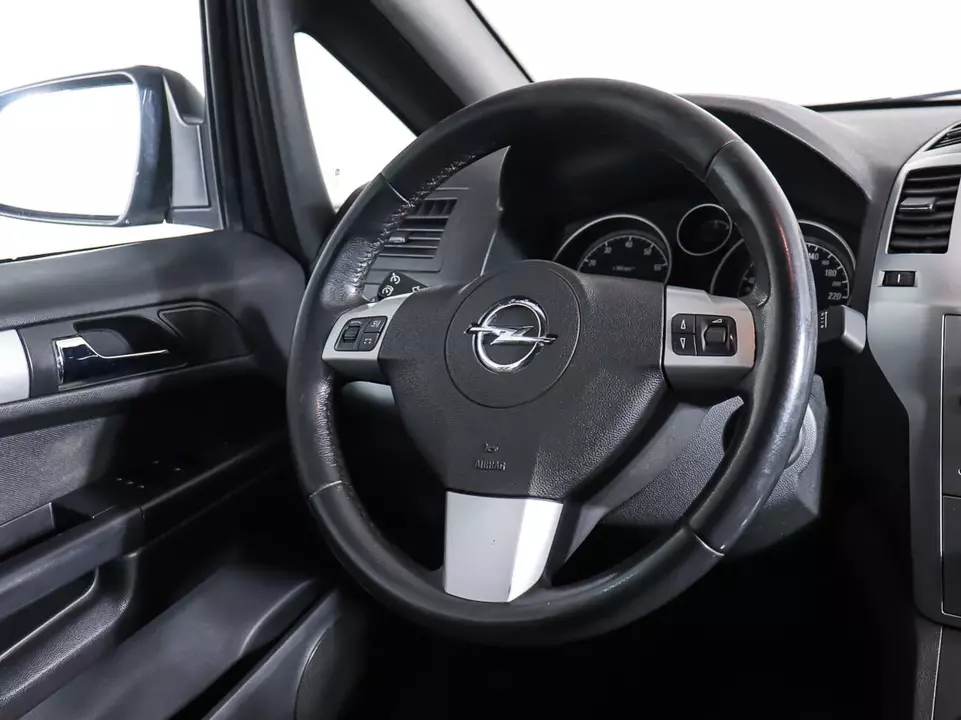 Opel Zafira, фото №17