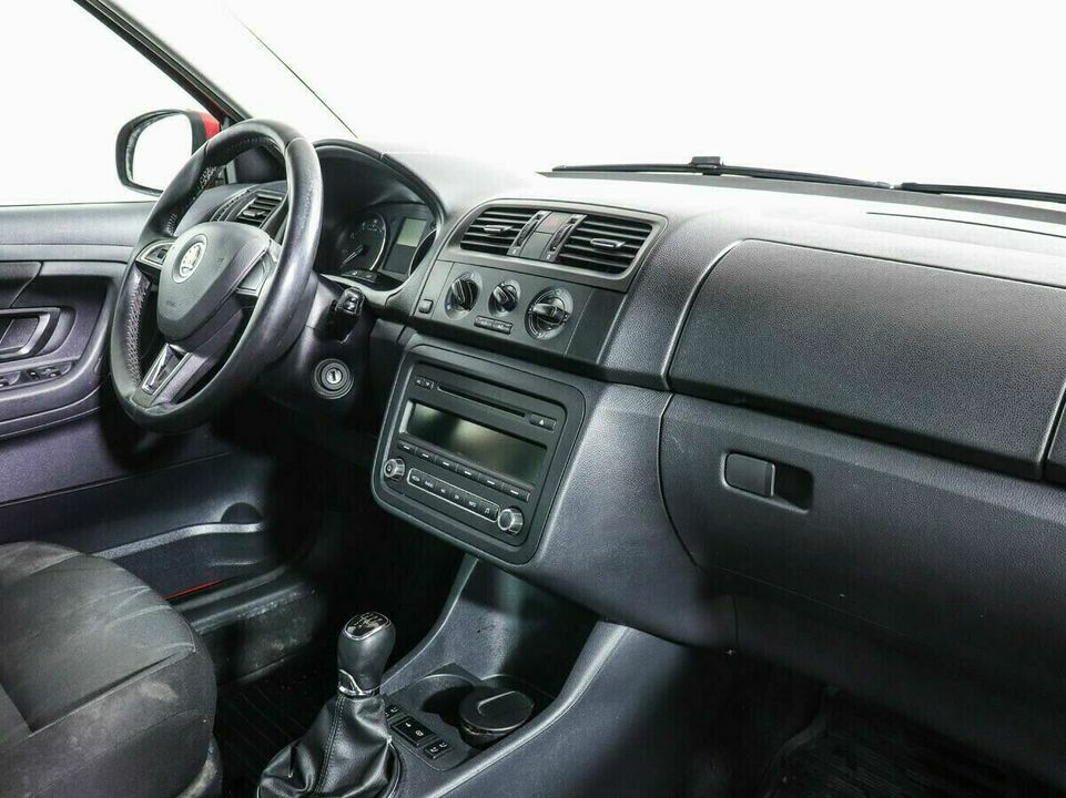 Skoda Fabia II Рестайлинг, фото №6