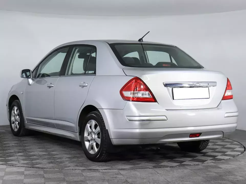 Nissan Tiida, фото №7