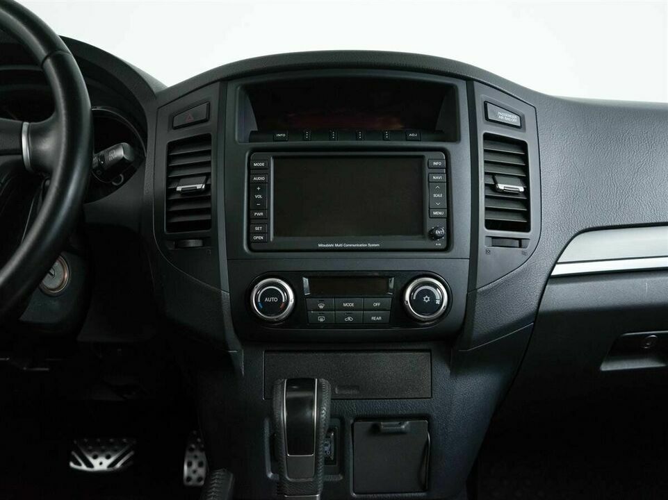 Mitsubishi Pajero IV Рестайлинг 1, фото №9