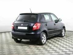 Skoda Fabia II Рестайлинг, фото №4