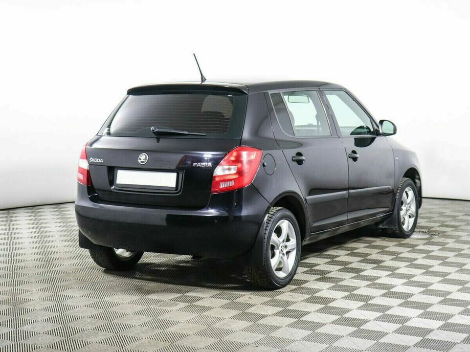 Skoda Fabia II Рестайлинг, фото №4