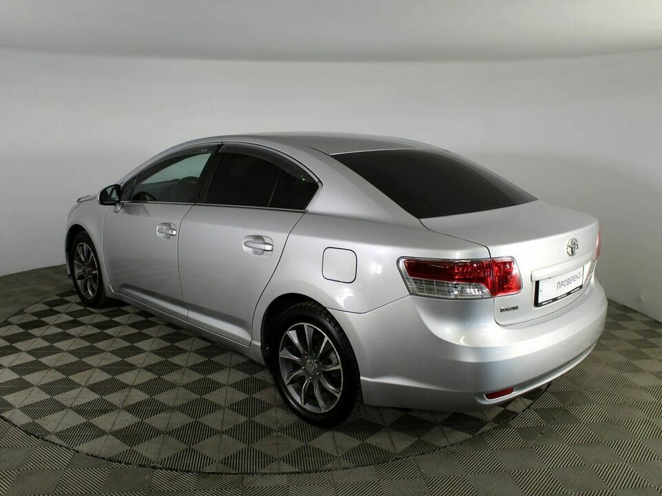 Toyota Avensis, фото №2