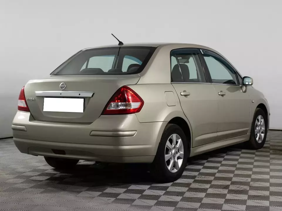 Nissan Tiida, фото №5