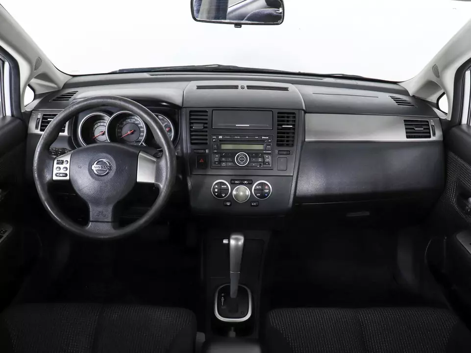 Nissan Tiida, фото №11
