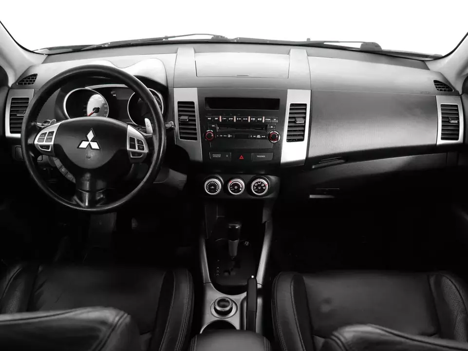 Mitsubishi Outlander, фото №8