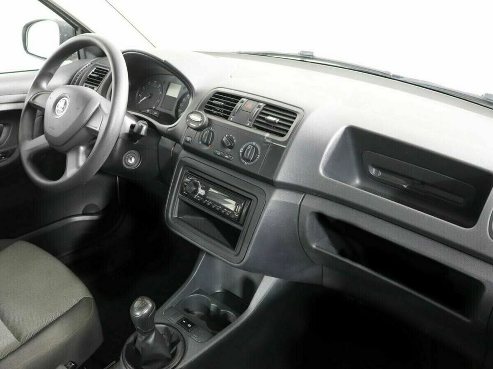 Skoda Fabia II Рестайлинг, фото №8