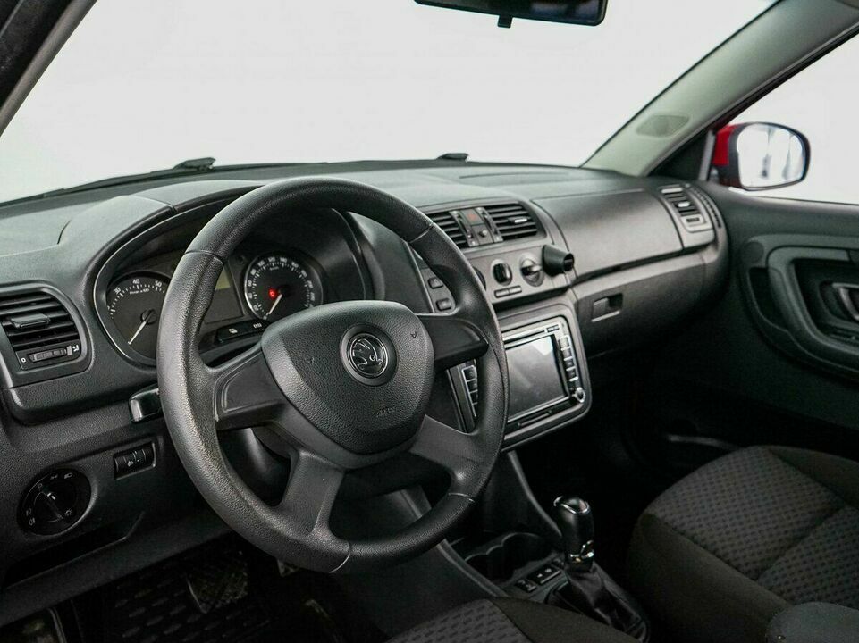 Skoda Fabia II Рестайлинг, фото №5