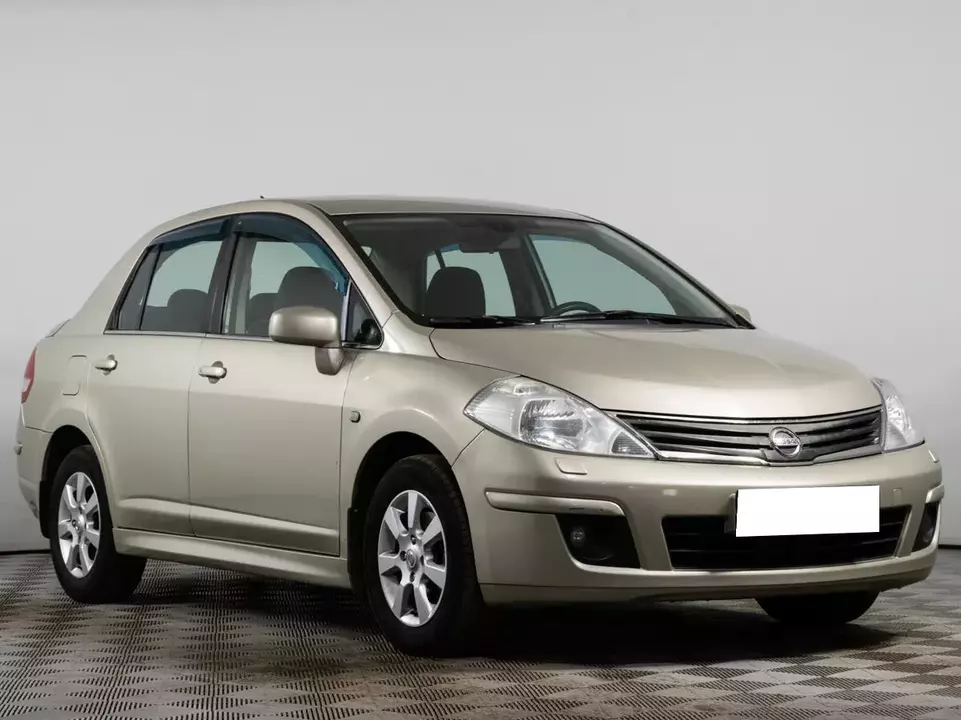 Nissan Tiida, фото №3