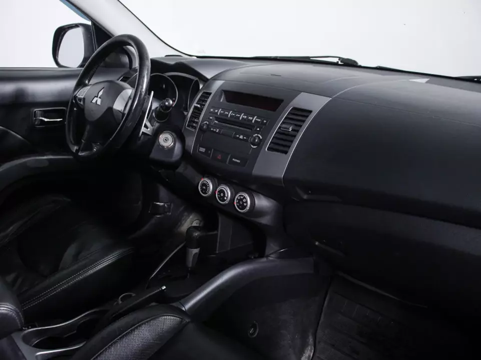 Mitsubishi Outlander, фото №9