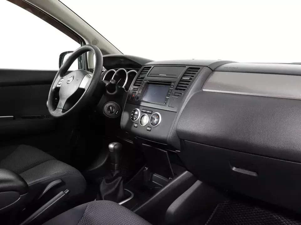 Nissan Tiida, фото №7