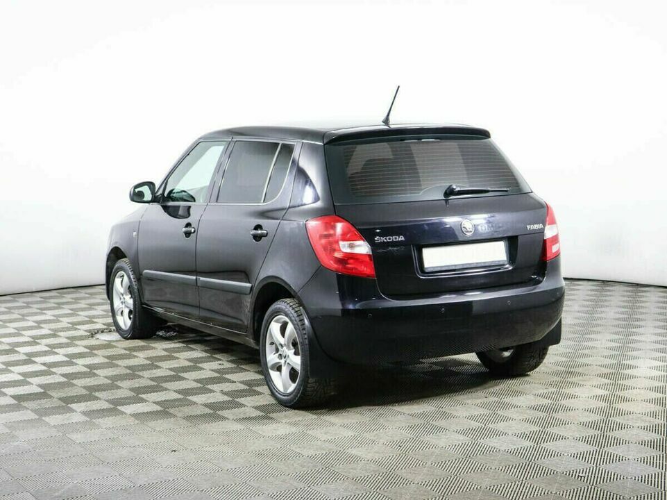 Skoda Fabia II Рестайлинг, фото №3