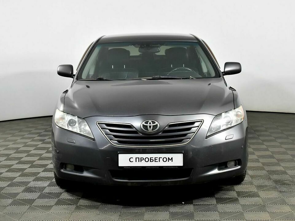 Toyota Camry, фото №2