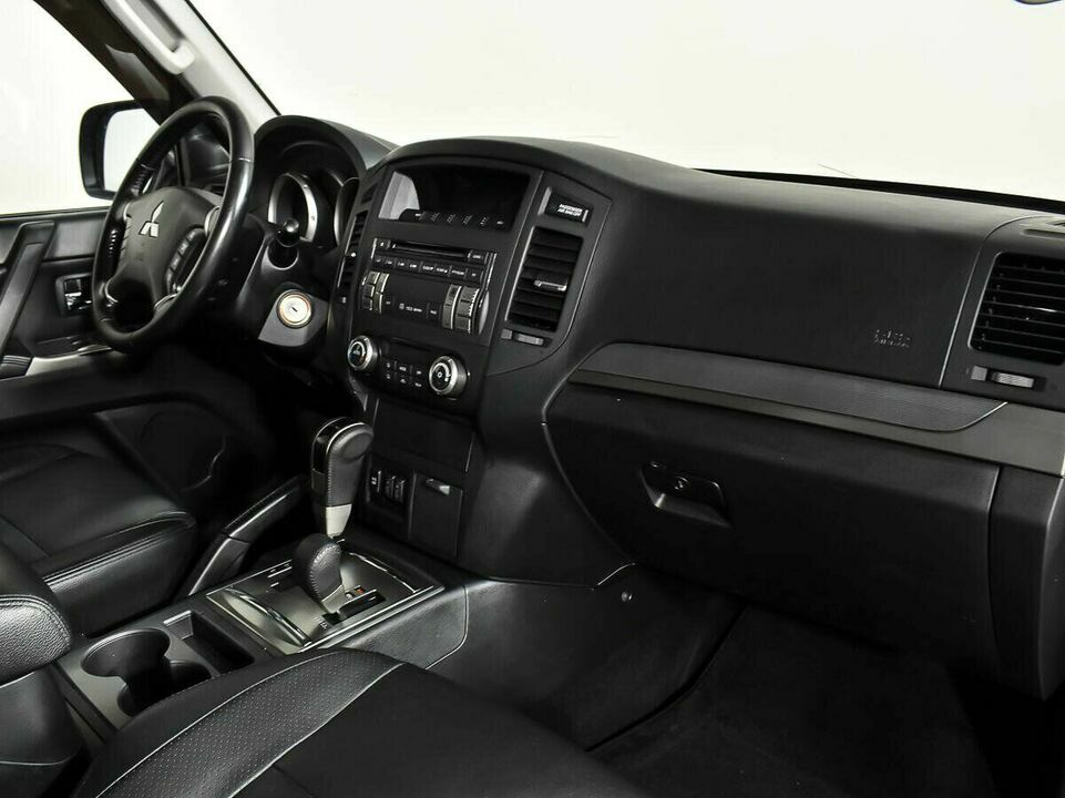 Mitsubishi Pajero IV, фото №9