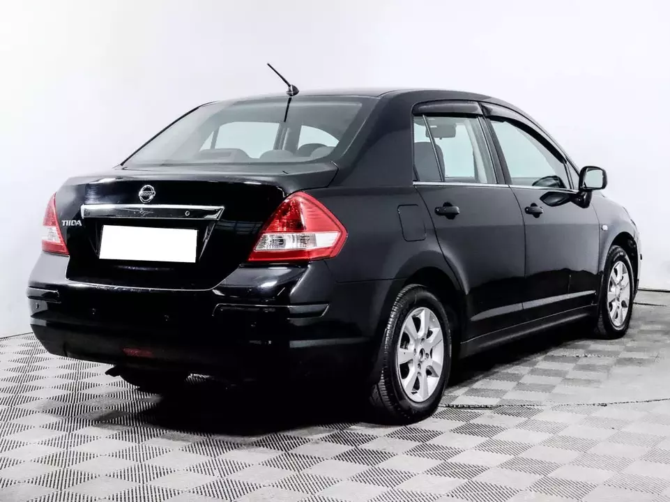 Nissan Tiida, фото №4