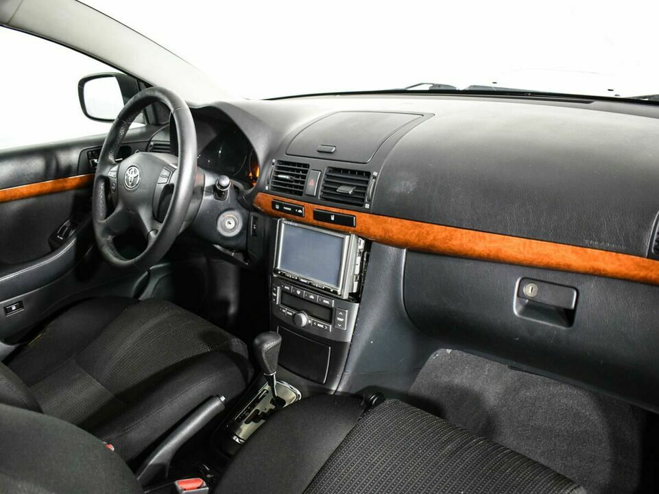 Toyota Avensis, фото №4