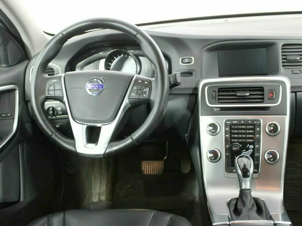 Volvo S60 II Рестайлинг, фото №6