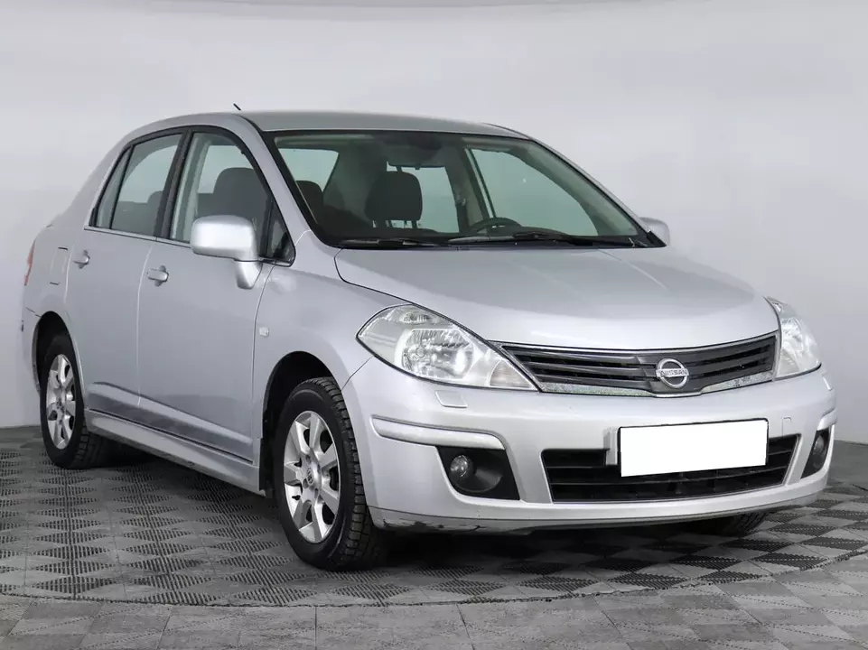 Nissan Tiida, фото №3