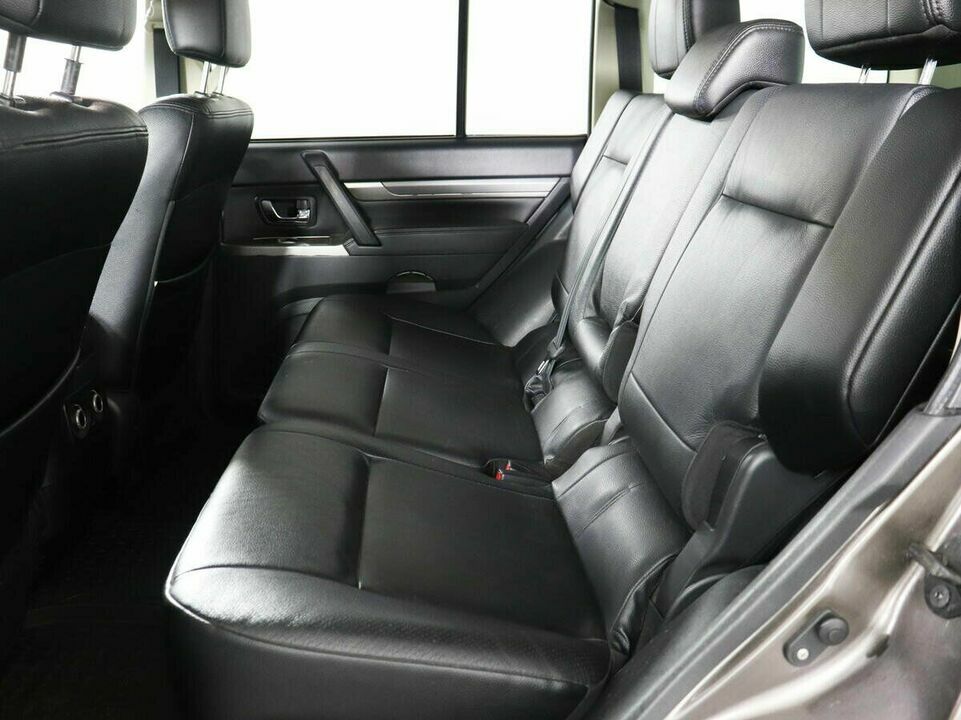 Mitsubishi Pajero IV Рестайлинг 1, фото №11