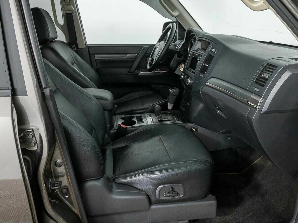 Mitsubishi Pajero IV Рестайлинг 1, фото №10