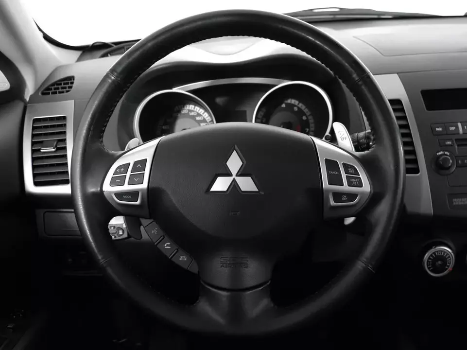 Mitsubishi Outlander, фото №9