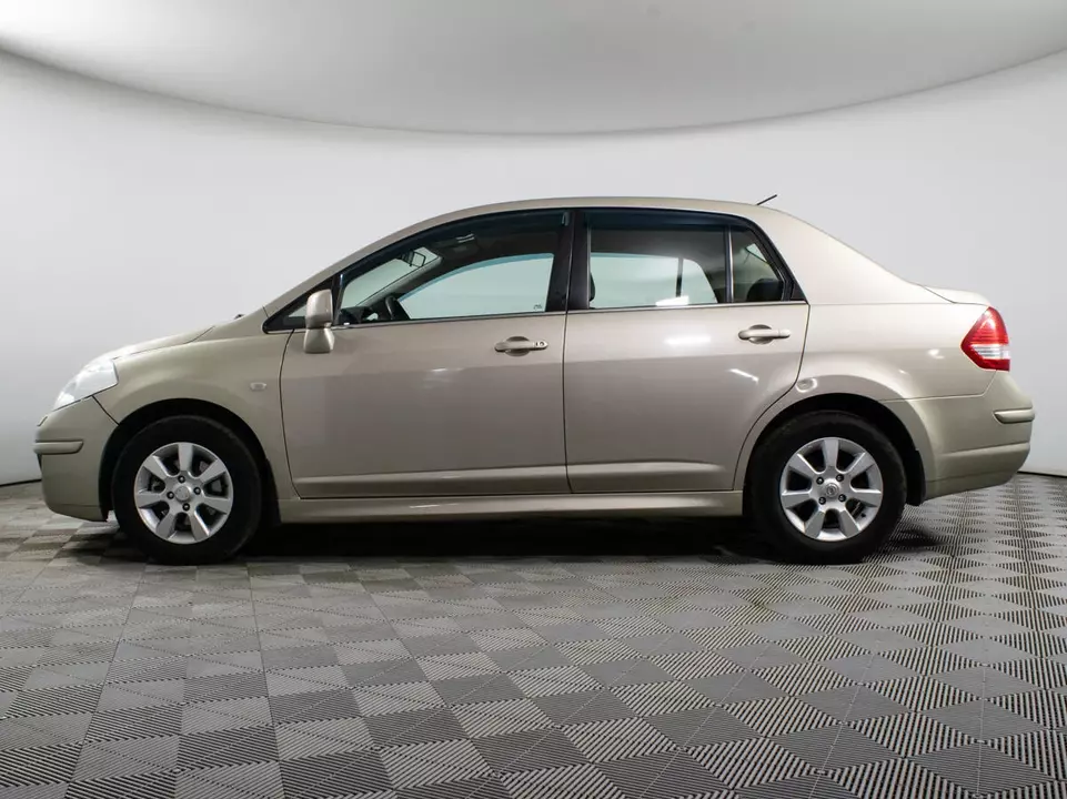 Nissan Tiida, фото №8