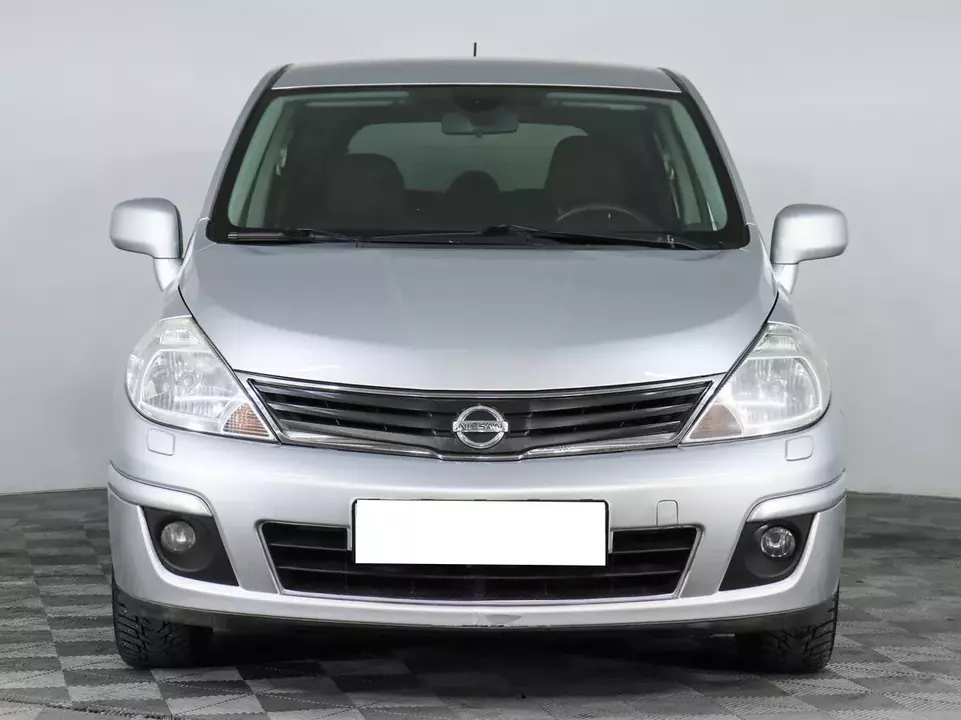 Nissan Tiida, фото №2