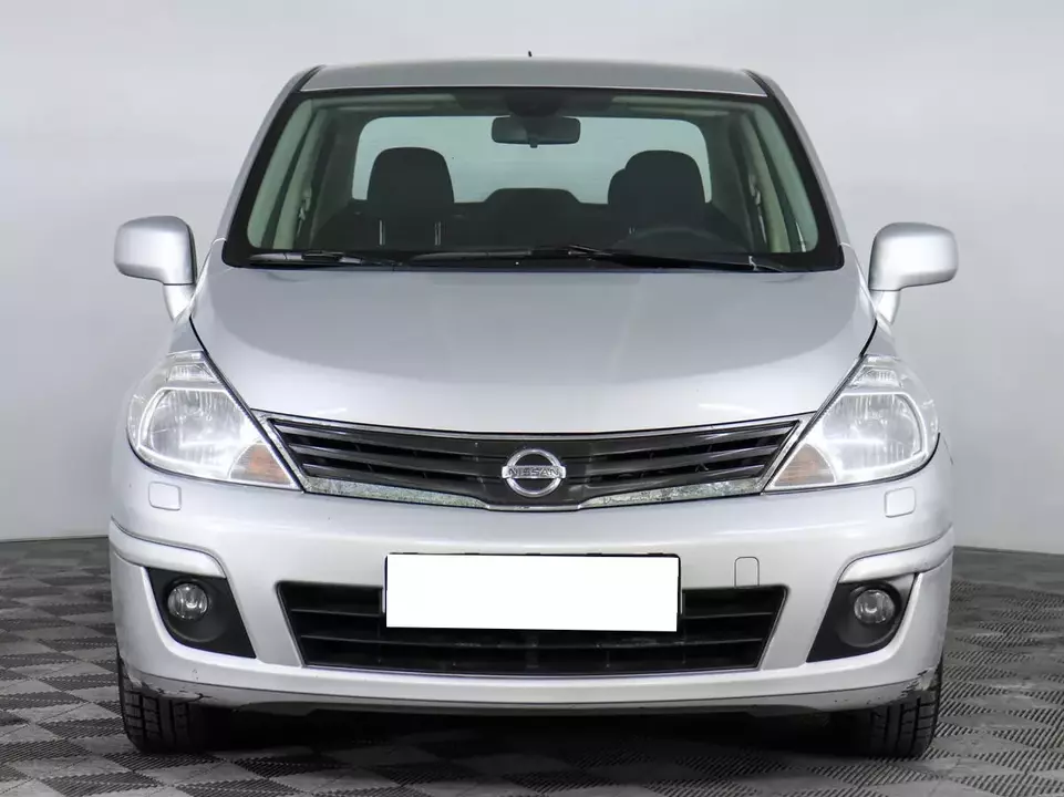 Nissan Tiida, фото №2