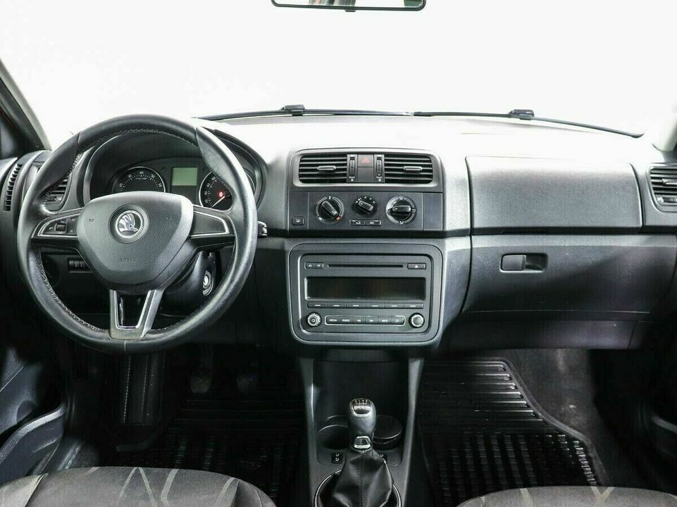 Skoda Fabia II Рестайлинг, фото №8
