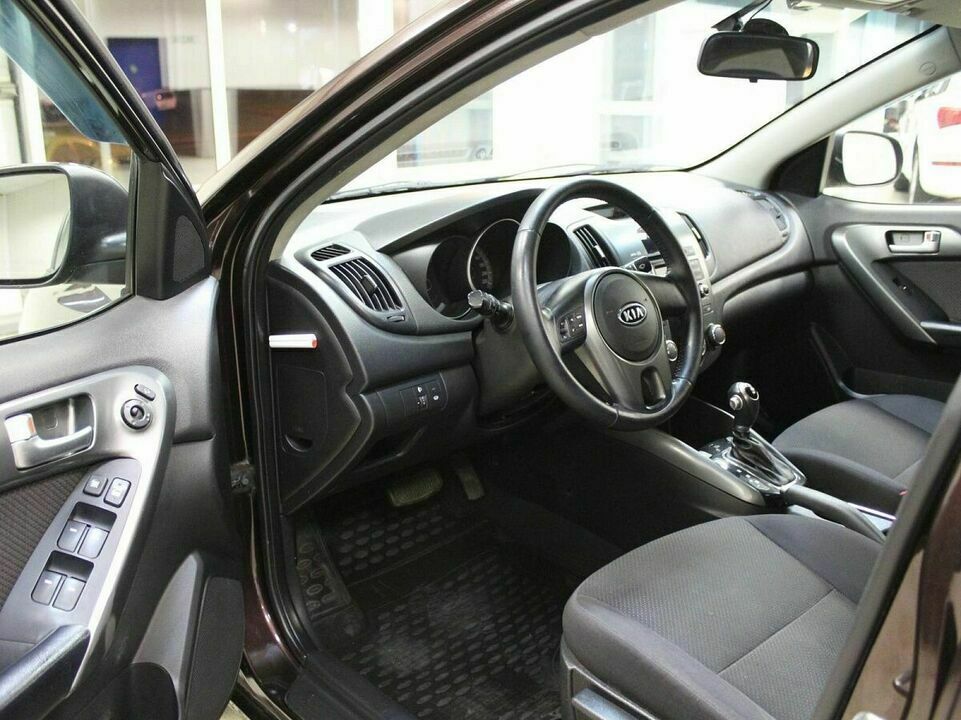 Kia Cerato II, фото №8